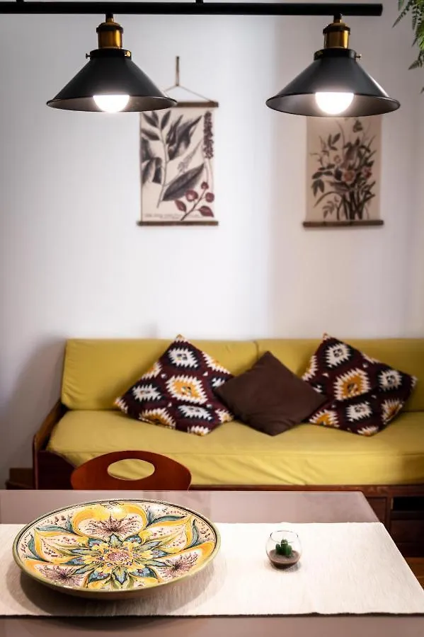 Tetide Home Palermo Italien