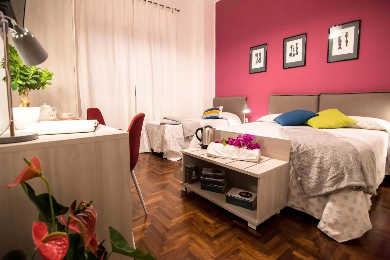 Tetide Home Palermo 0*,  Italien